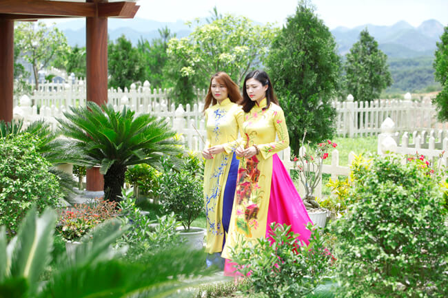 Hoa khôi sinh viên nổi bật trong ngày lễ Phật Đản 2