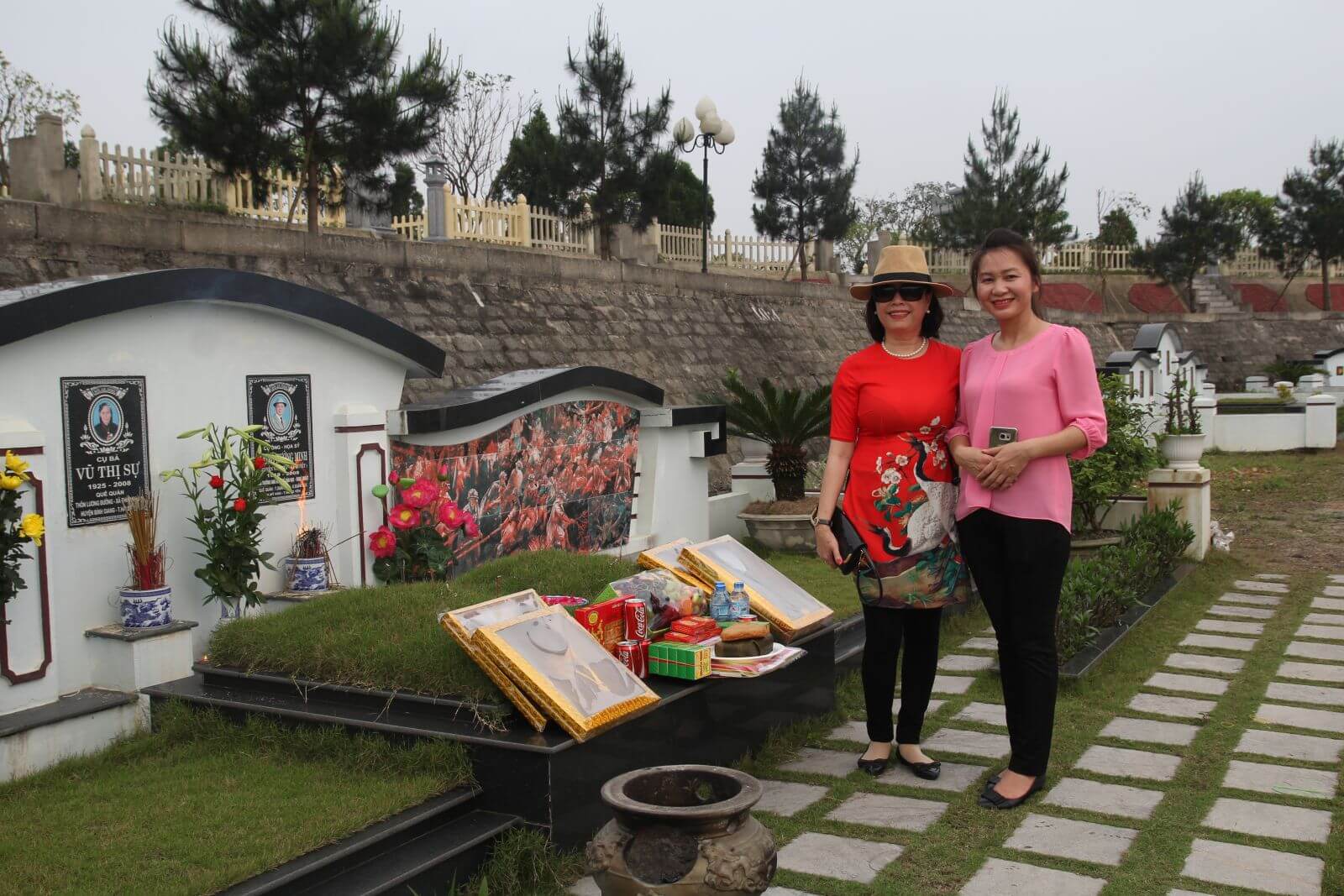 Tiết Thanh Minh 2016 LẠC HỒNG VIÊN đón khách tảo mộ 10