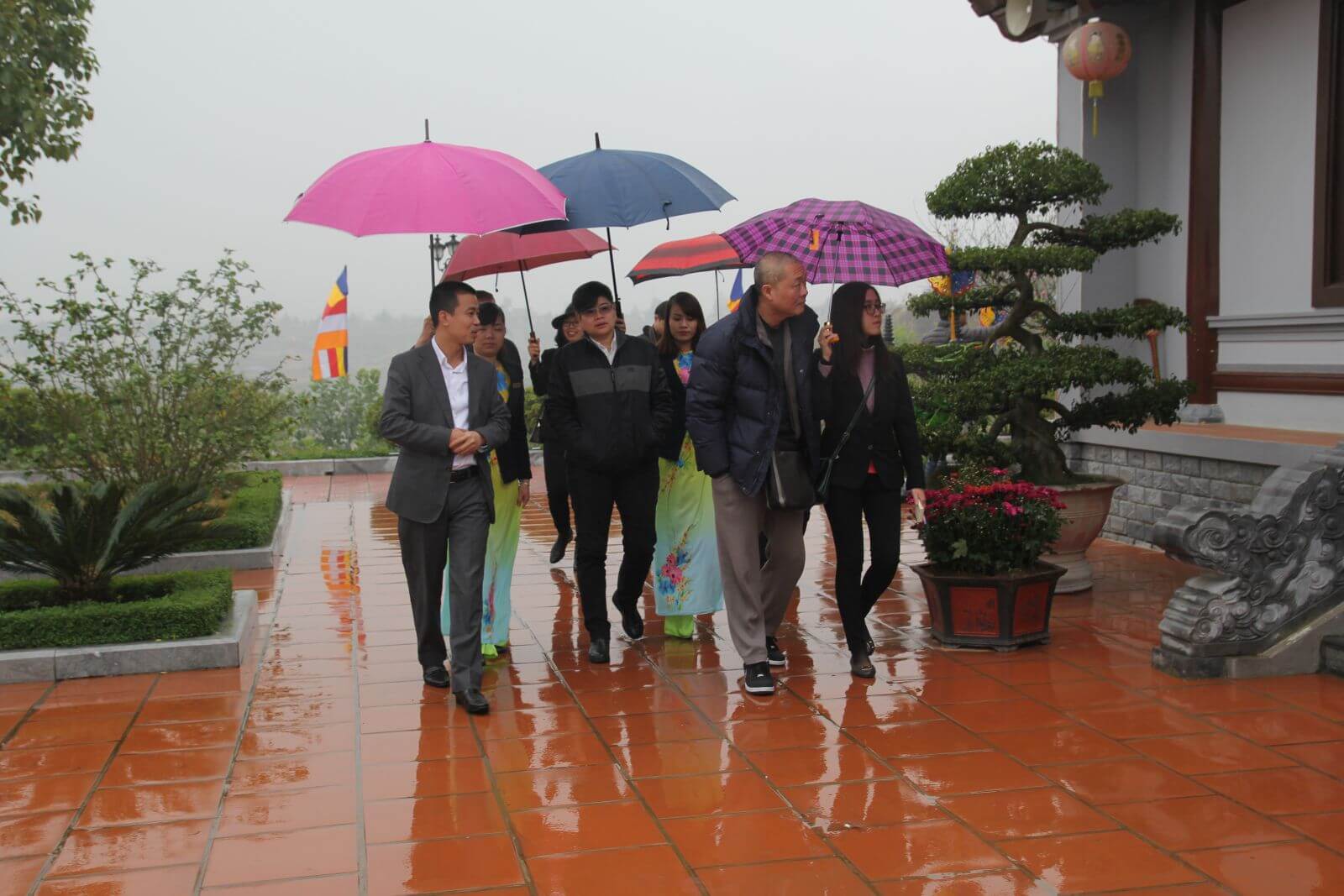 Công ty Triển Vân – Đài Loan tham quan Lạc Hồng Viên 7