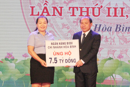 Tôn vinh danh hiệu doanh nghiệp, doanh nhân tiêu biểu tỉnh Hoà Bình 2