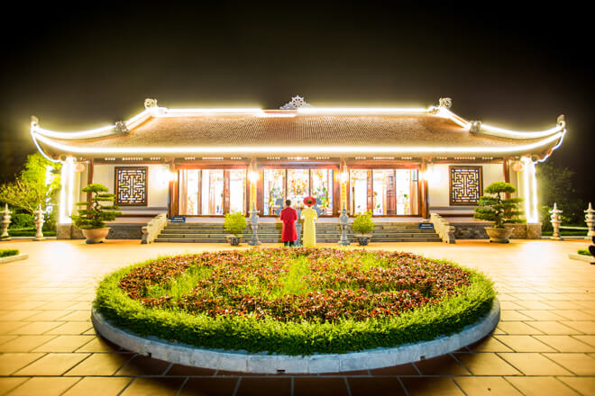 cưới ở nghĩa trang 12