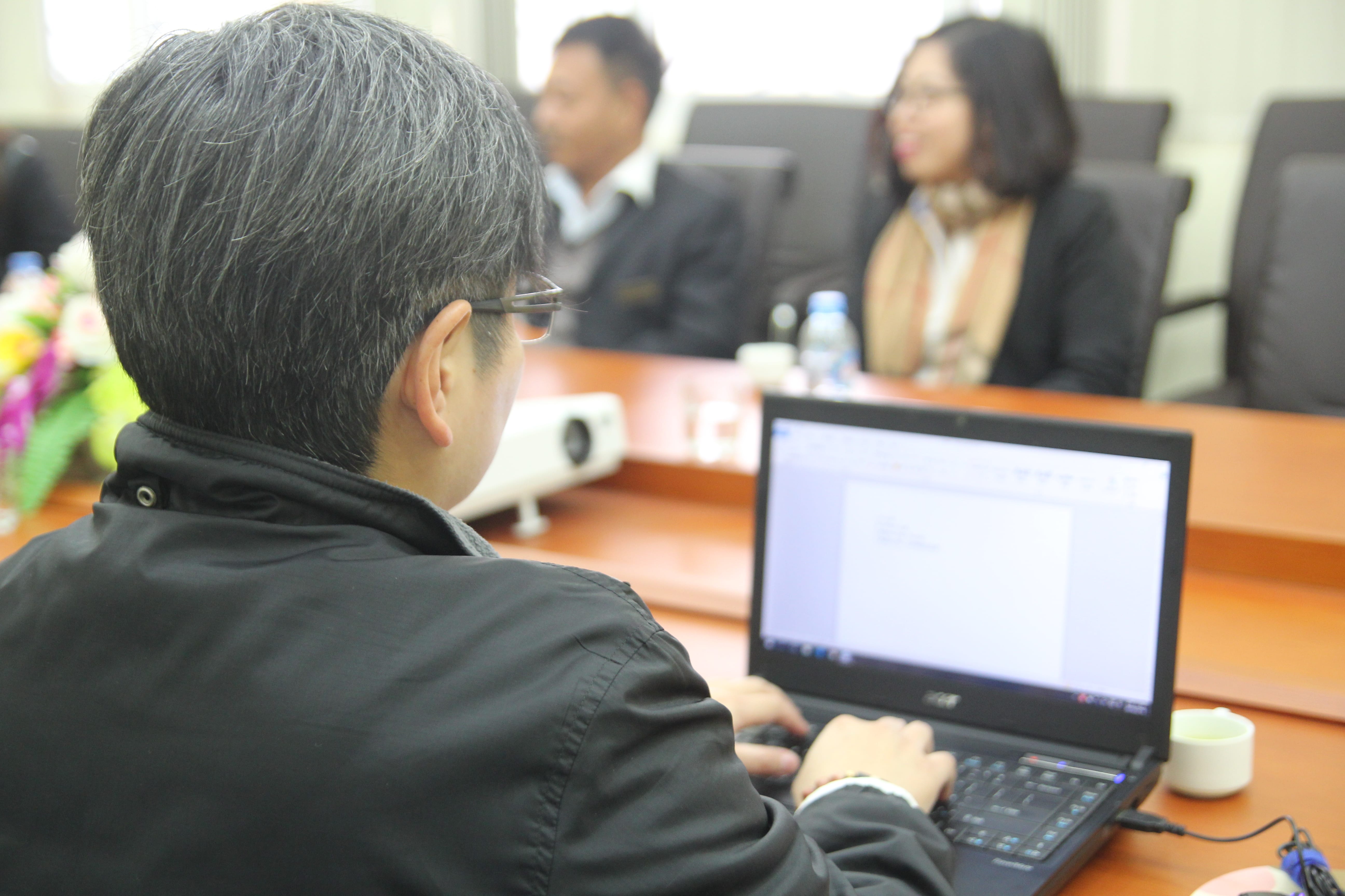 Lạc Hồng Viên tháng 2/2016