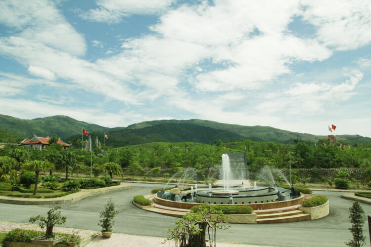 Lạc Hồng Viên tháng 5/2016