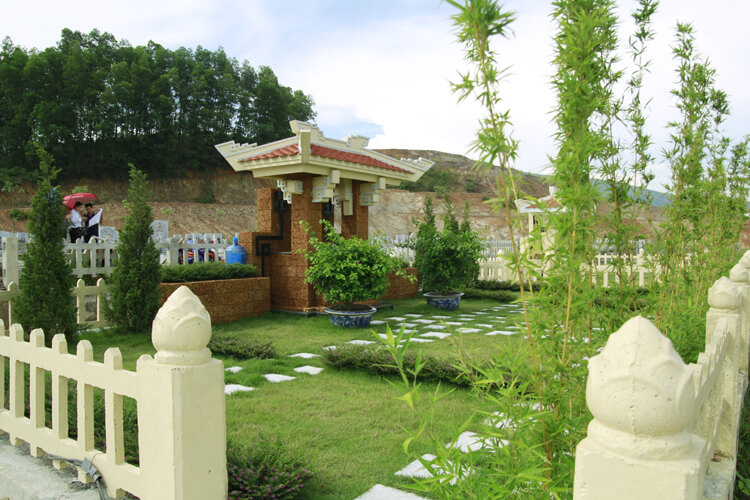 Lạc Hồng Viên tháng 6/2016