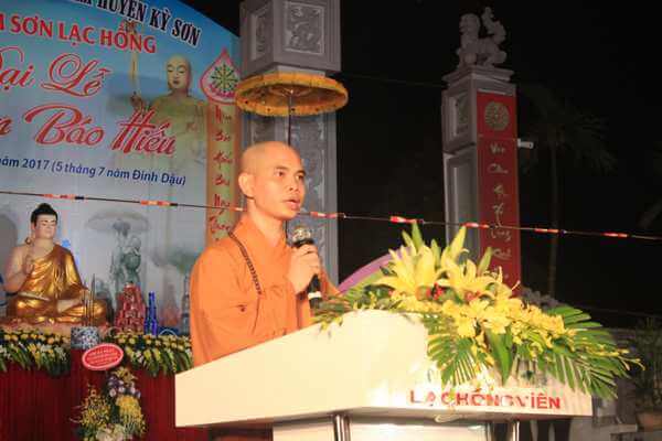 bông hồng cài áo báo hiếu mùa lễ vu lan 25