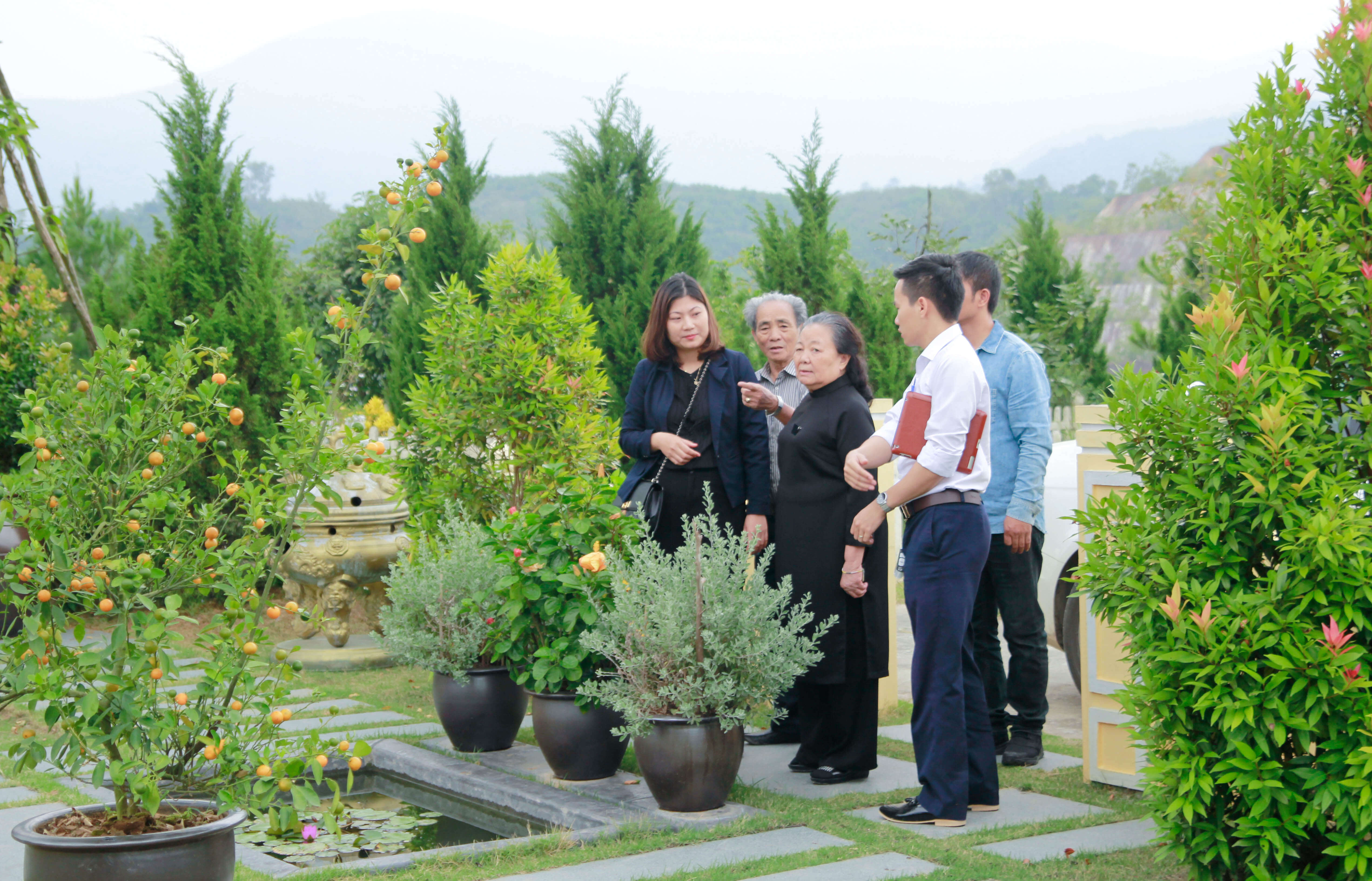 PGS Văn Như Cương an nghỉ tại lạc hồng viên 3