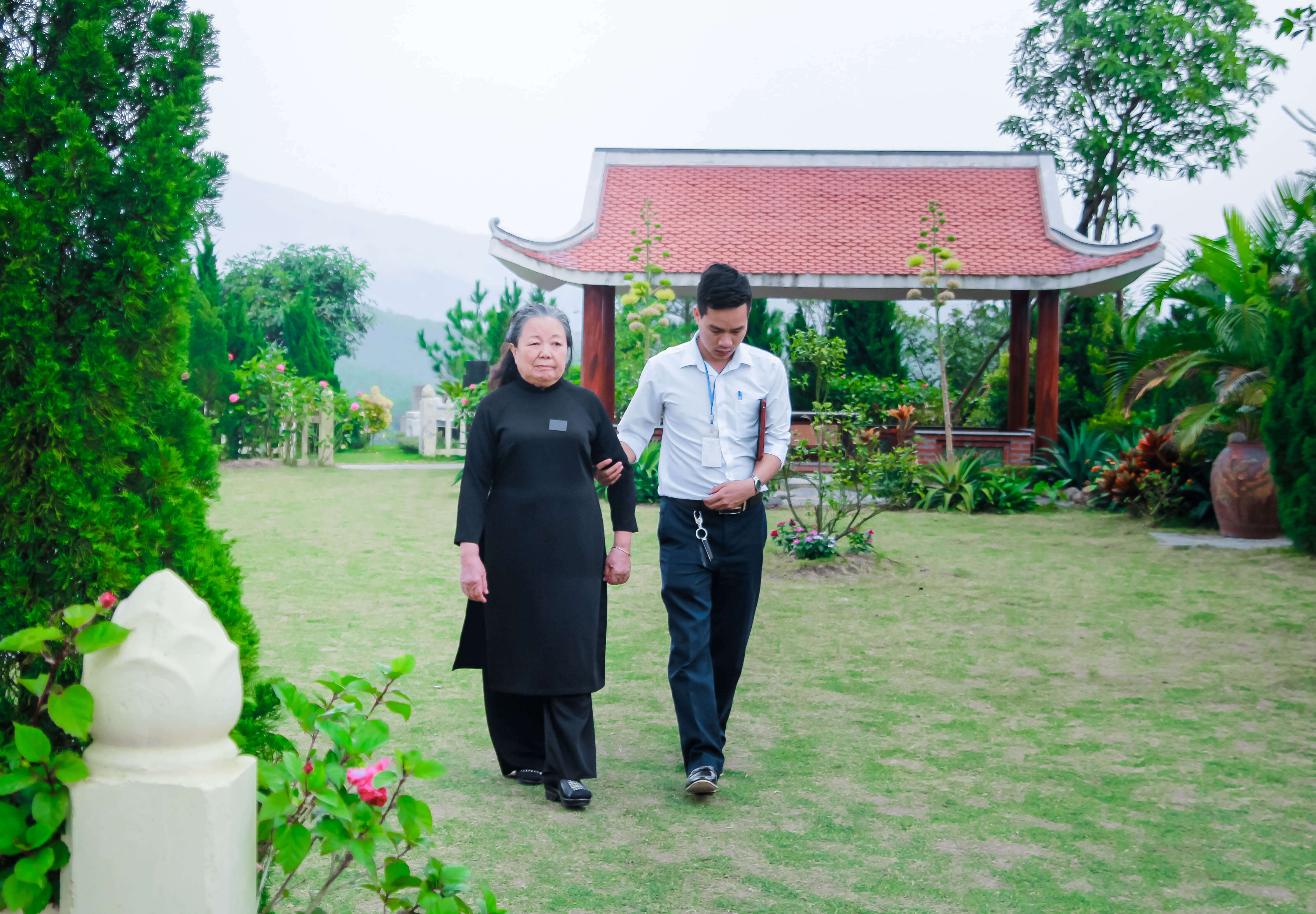 PGS Văn Như Cương an nghỉ tại lạc hồng viên 4