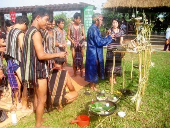 Phong tục đón tết độc đáo 11