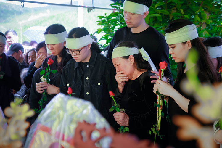 lễ-an-táng-nhà-giáo-văn-như-cương-(45)