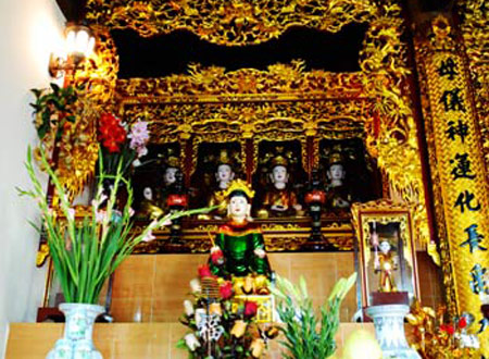 thờ mẫu