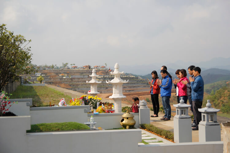 Tiết Thanh Minh 2017 tại lạc hồng viên 1