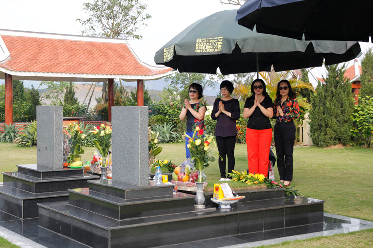 Tiết Thanh Minh 2017 tại lạc hồng viên