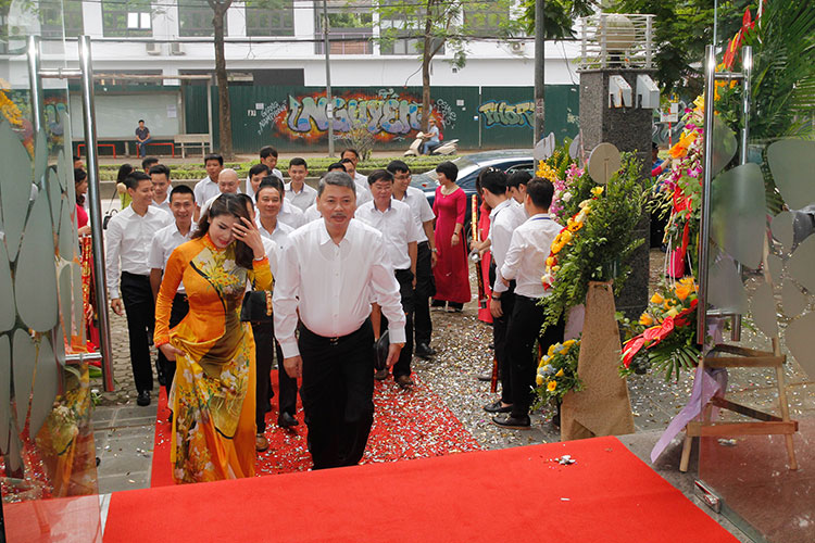 khai trương văn phòng công ty toàn cầu 7
