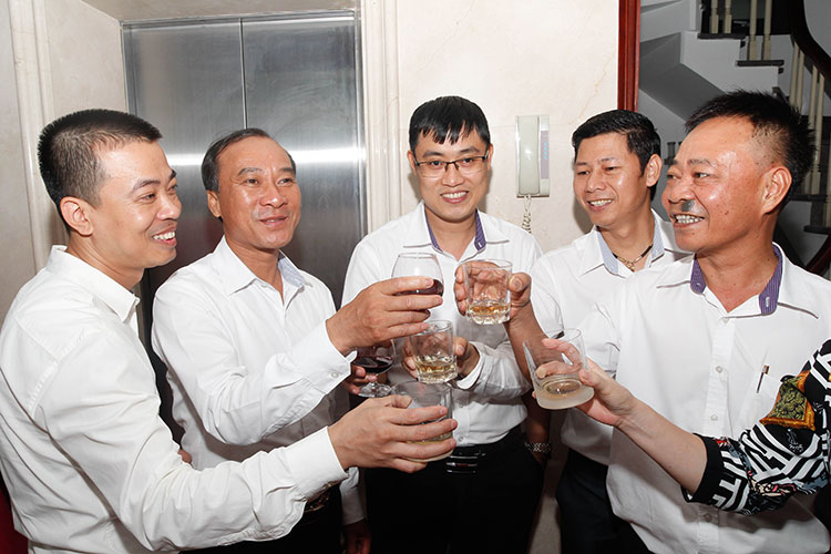 khai trương văn phòng công ty toàn cầu 23