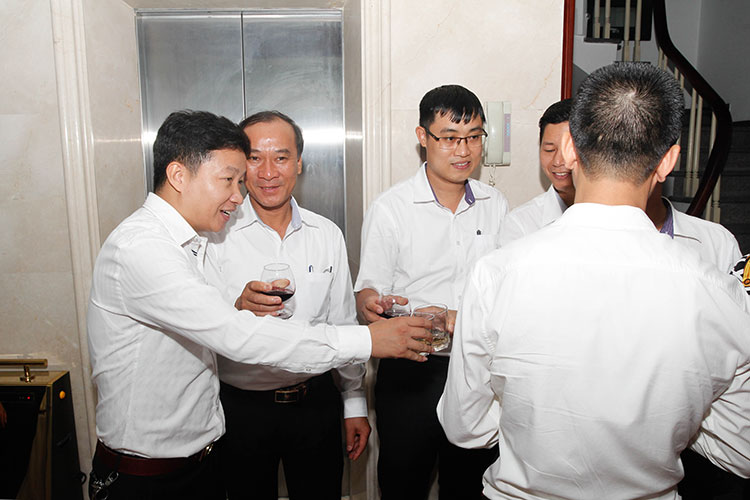 khai trương văn phòng công ty toàn cầu 24