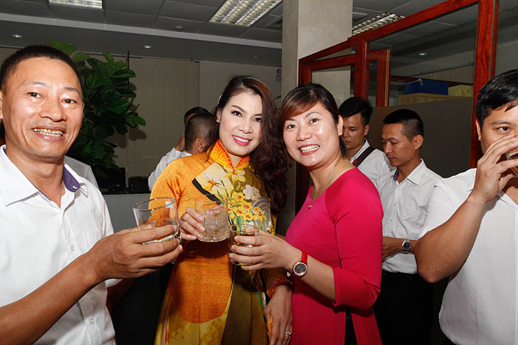 khai trương văn phòng công ty toàn cầu 25