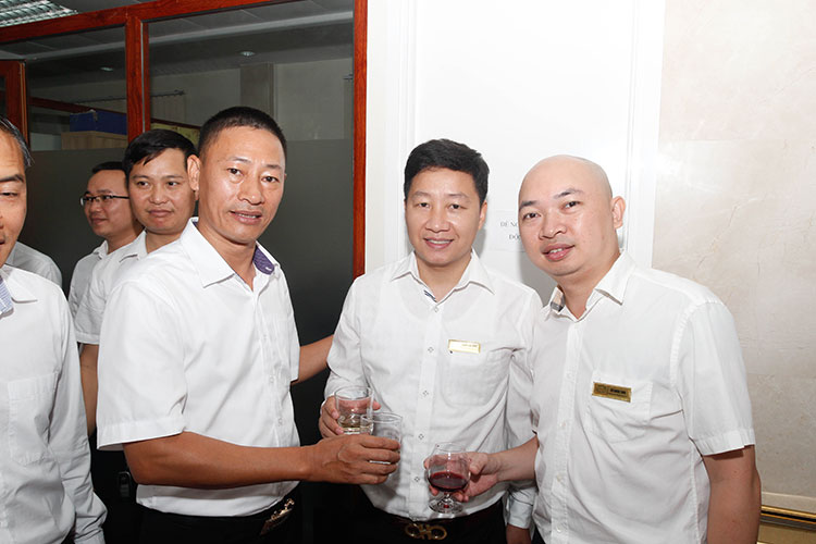 khai trương văn phòng công ty toàn cầu 26