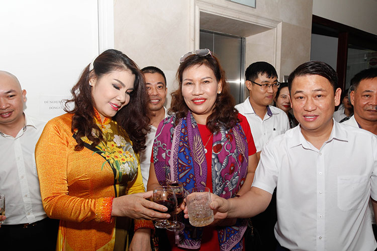 khai trương văn phòng công ty toàn cầu 27