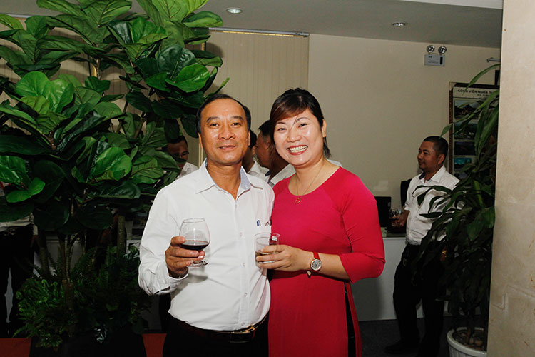 khai trương văn phòng công ty toàn cầu 28