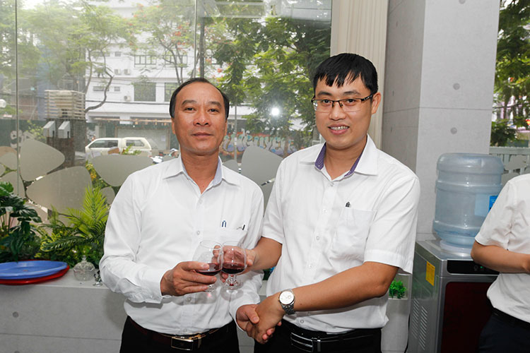 khai trương văn phòng công ty toàn cầu 31