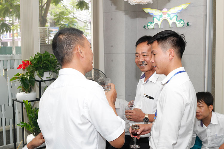 khai trương văn phòng công ty toàn cầu 35