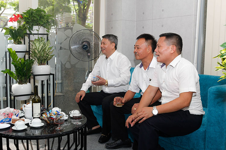 khai trương văn phòng công ty toàn cầu 37