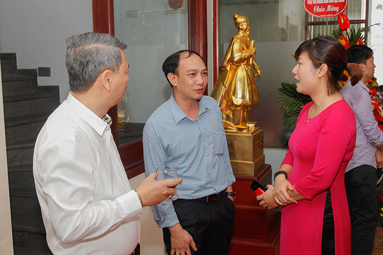 khai trương văn phòng công ty toàn cầu 41